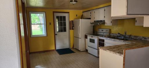 411 Governor Street, Oklee, MN 56742