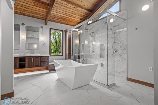 Luxury primary bath