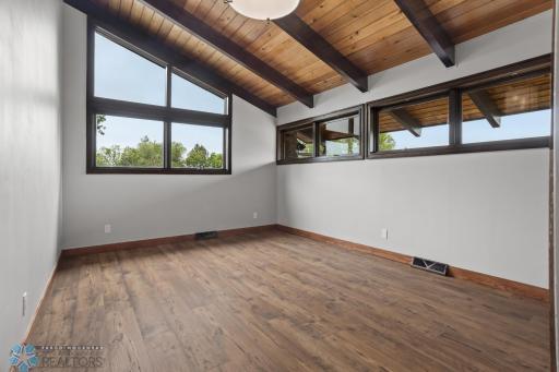 upper level guest bedroom #1