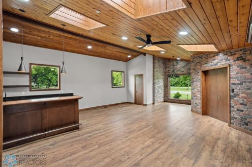 Spacious living/entertaining space