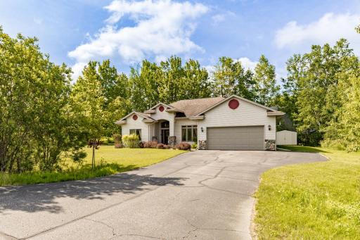 Beautiful 3 Bedroom / 2 Bath Home with high ceilings provides that spacious feeling with one level living and open floor plan for great entertaining!