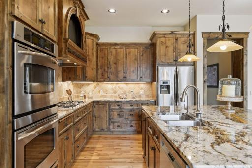 15719 Robinwood Drive, Minnetonka, MN 55345