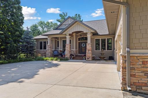 15719 Robinwood Drive, Minnetonka, MN 55345