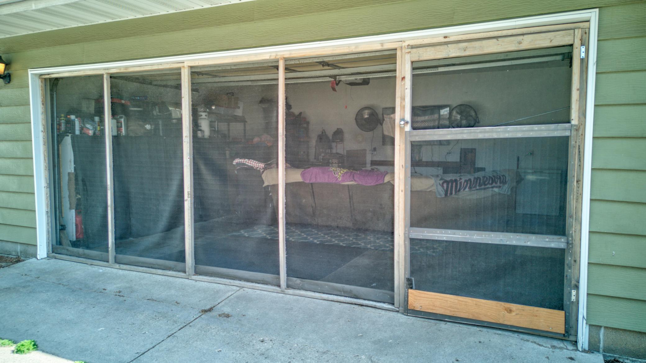 Garage screen