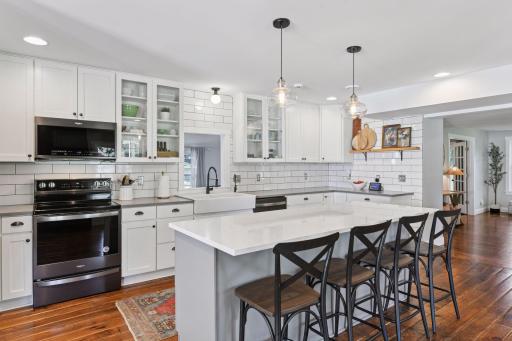 15710 Minnetonka Boulevard, Minnetonka, MN 55345