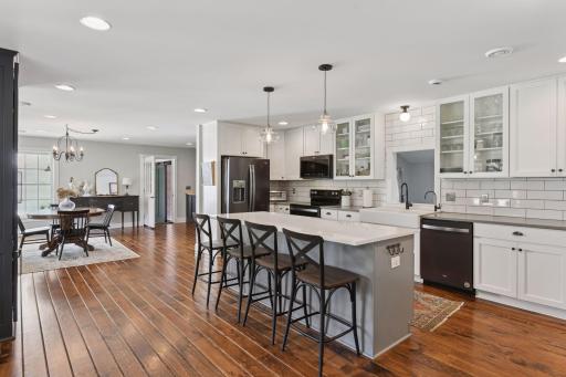 15710 Minnetonka Boulevard, Minnetonka, MN 55345