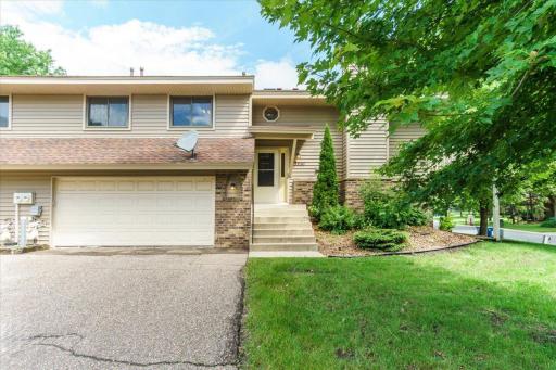 7291 Pontiac Circle, Chanhassen, MN 55317