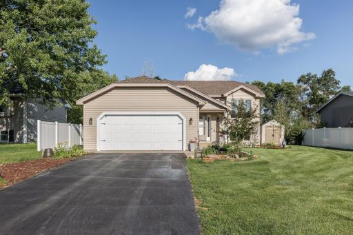 2513 Crestmount Lane, Burnsville, MN 55306