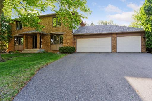 13104 Highpoint Curve, Burnsville, MN 55337