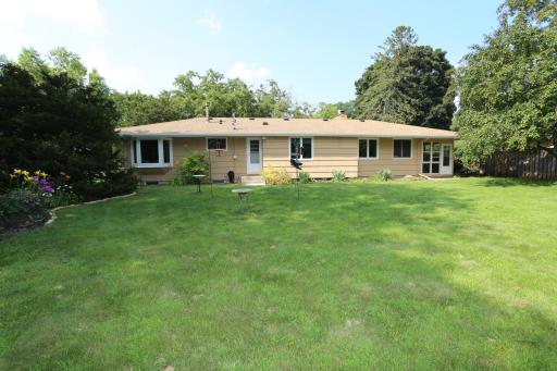 1986 Sharondale Avenue, Roseville, MN 55113