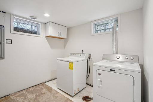 41-web-or-mls-Lafond Ave-2406-041.jpg