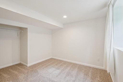 19-web-or-mls-Lafond Ave-2406-019.jpg