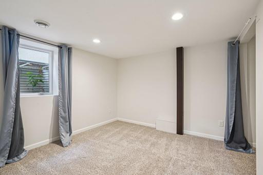 17-web-or-mls-Lafond Ave-2406-017.jpg