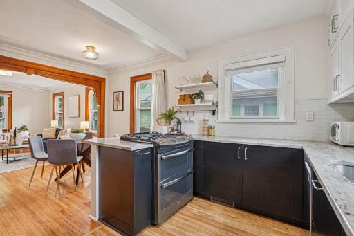 14-web-or-mls-Lafond Ave-2406-014.jpg