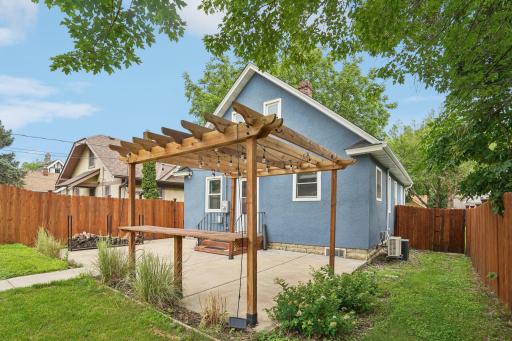 46-web-or-mls-Lafond Ave-2406-046.jpg
