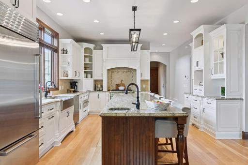 8255 Kelzer Pond Drive, Victoria, MN 55386