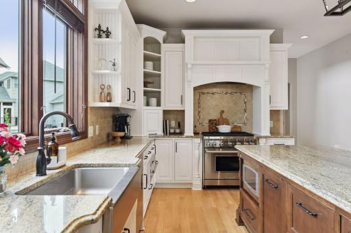 8255 Kelzer Pond Drive, Victoria, MN 55386