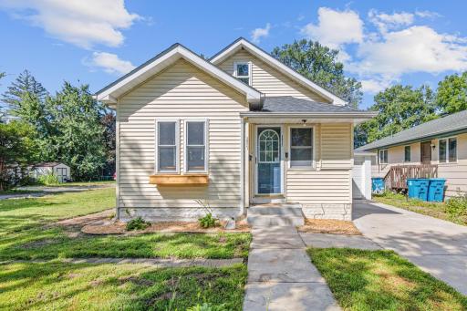 3921 Xenia Ave N, Robbinsdale, MN 55422