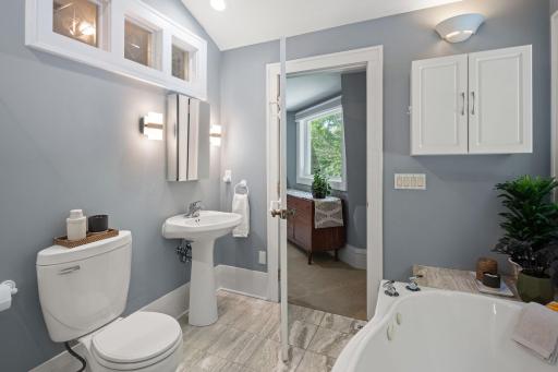 5521 Highland Road, Minnetonka, MN 55345