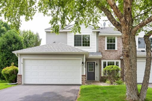 2712 Wagon Wheel Curve, Chaska, MN 55318