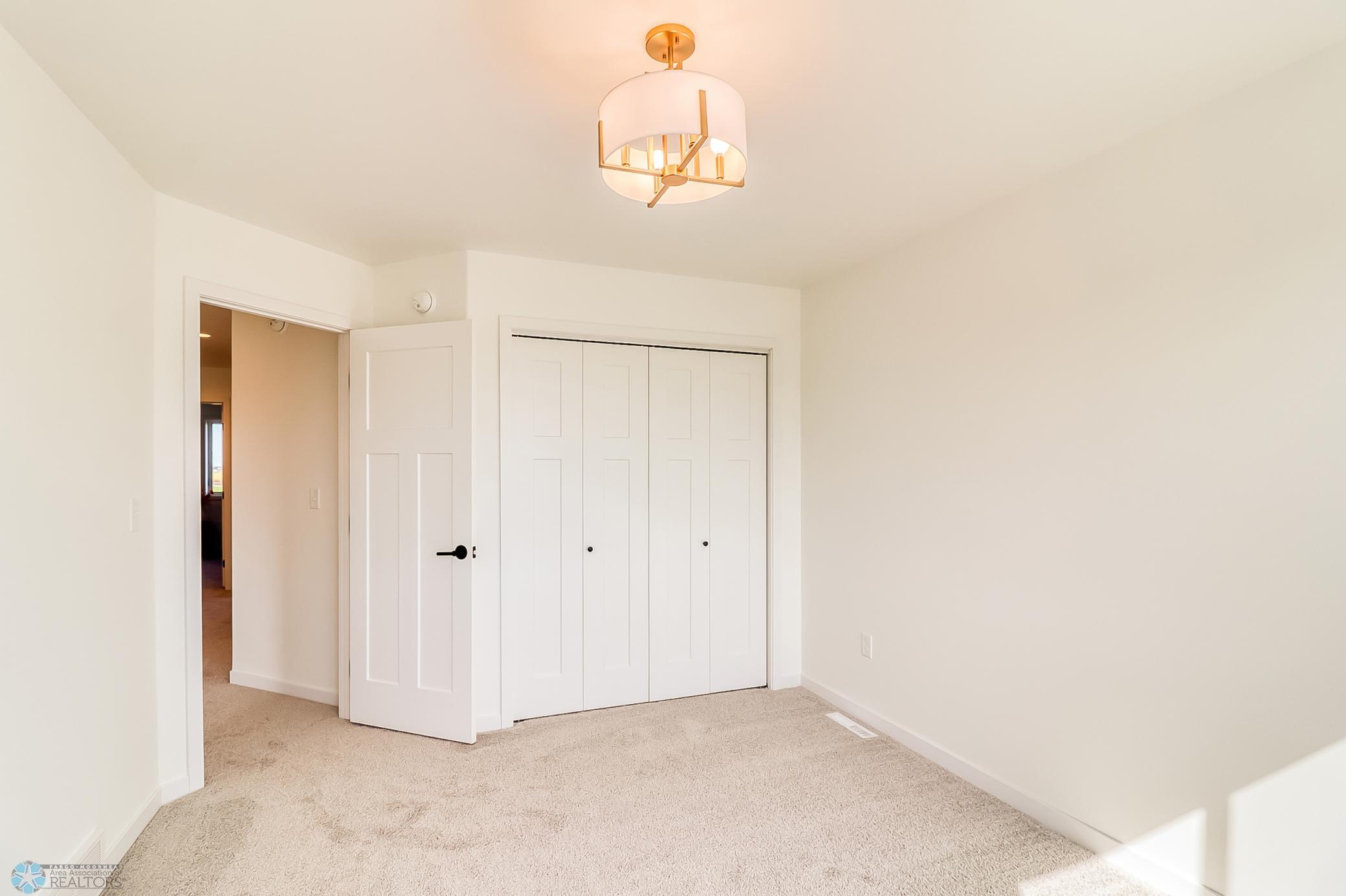 Upstairs Bedroom2_2.jpg