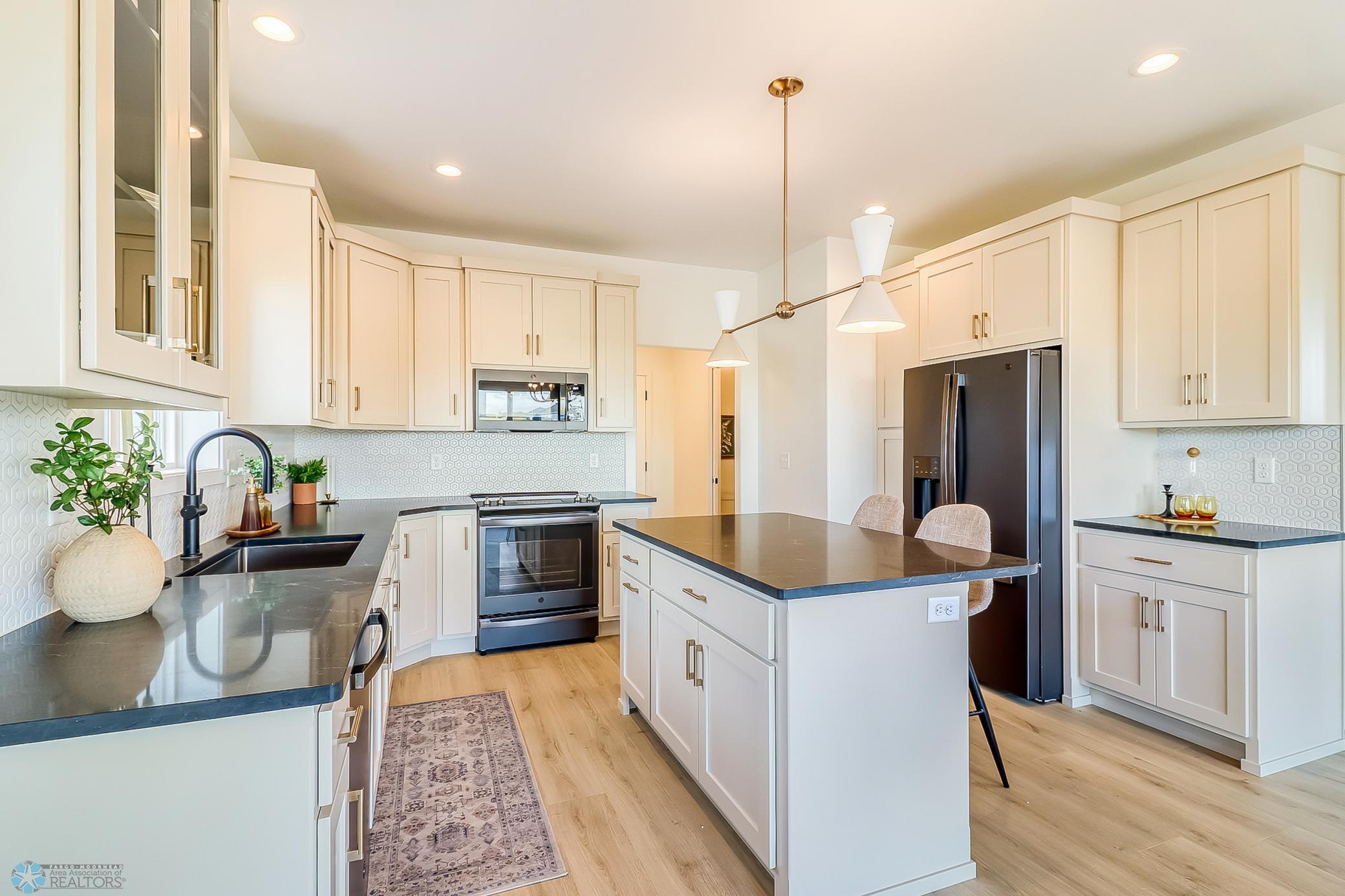 Kitchen1_3.jpg