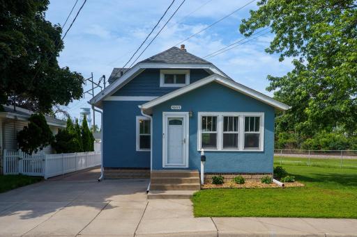 4600 39 1/2 Avenue N, Minneapolis, MN 55422
