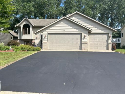 Well maintained exterior with 3 car garage!
