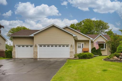 14955 Oakcrest Circle, Savage, MN 55378