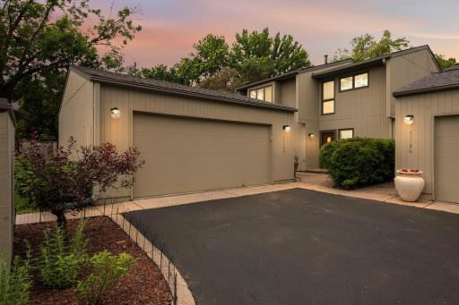 11140 Abbott Lane, Minnetonka, MN 55343
