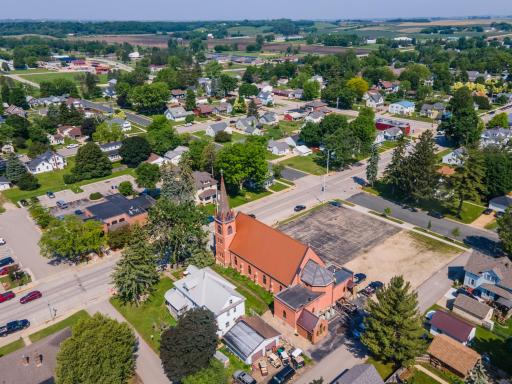 737 Whitewater Ave, Saint Charles, MN 55972