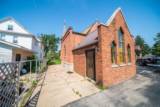 737 Whitewater Ave, Saint Charles, MN 55972