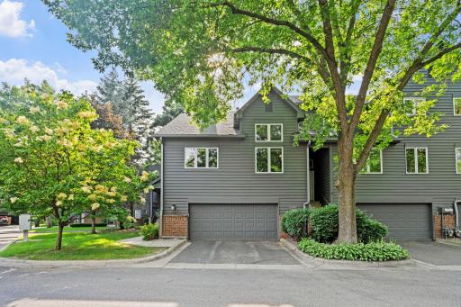 2212 Sherwood Court Minnetonka Wayzata Schools!