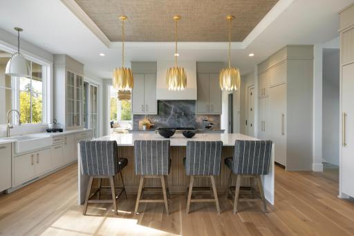 1038 Lake Street E, Wayzata, MN 55391