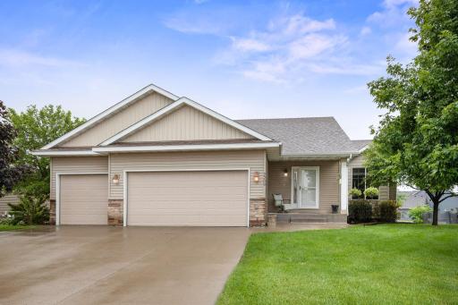 2209 Longhorn Lane, Buffalo, MN 55313