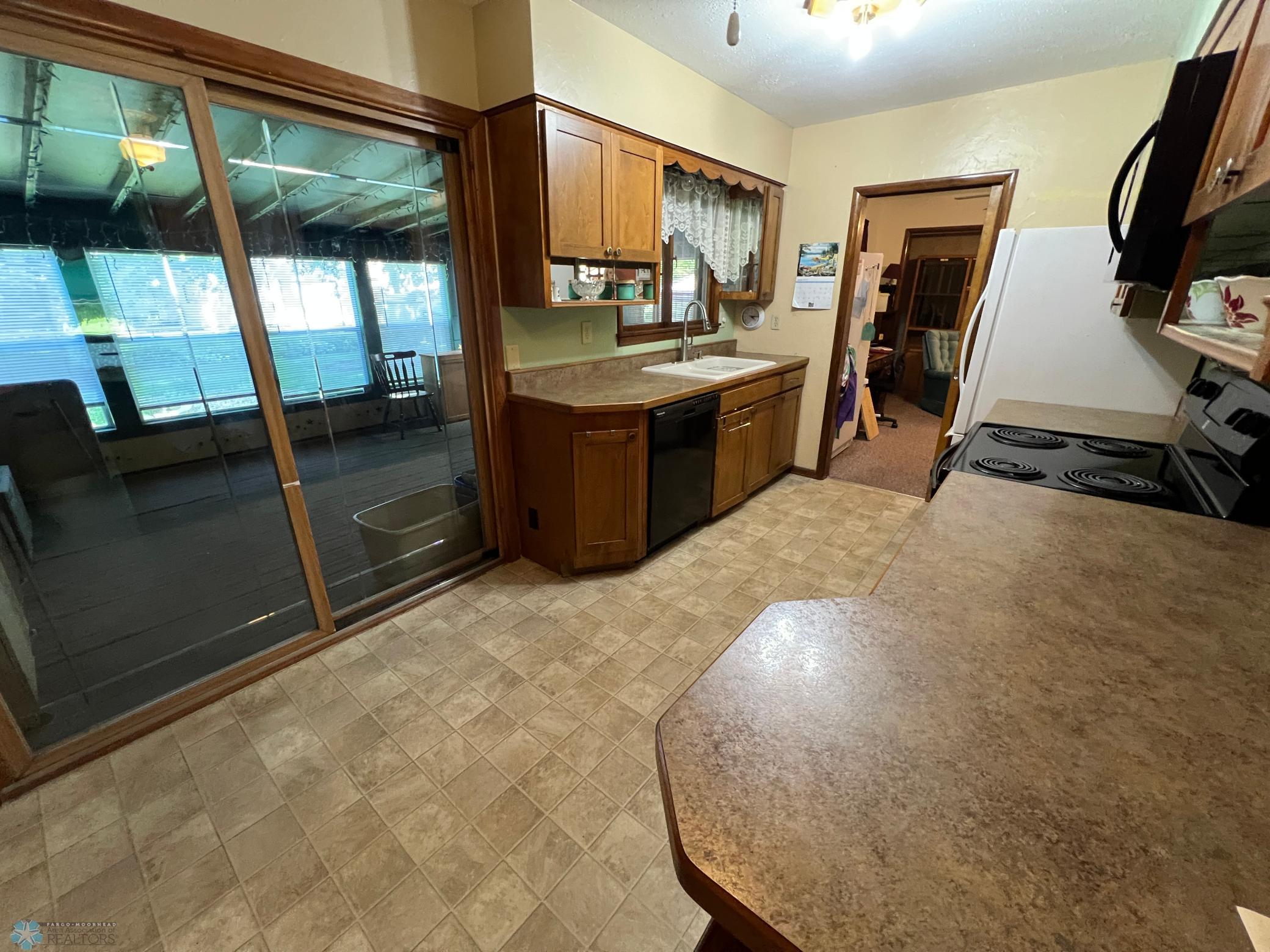 Kitchen to 3 Season Porch