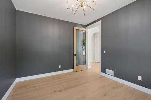 6133 Chowen Avenue S, Edina, MN 55410