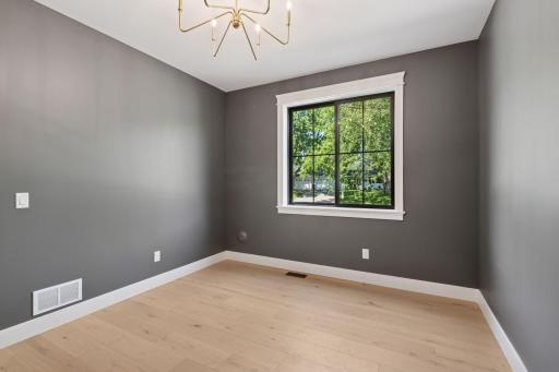 6133 Chowen Avenue S, Edina, MN 55410