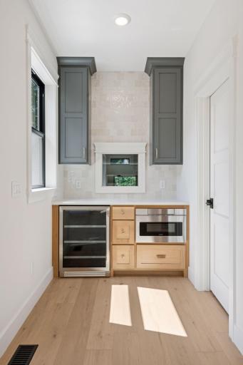 6133 Chowen Avenue S, Edina, MN 55410