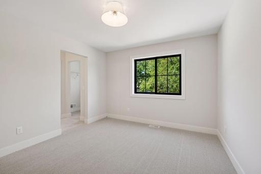 6133 Chowen Avenue S, Edina, MN 55410