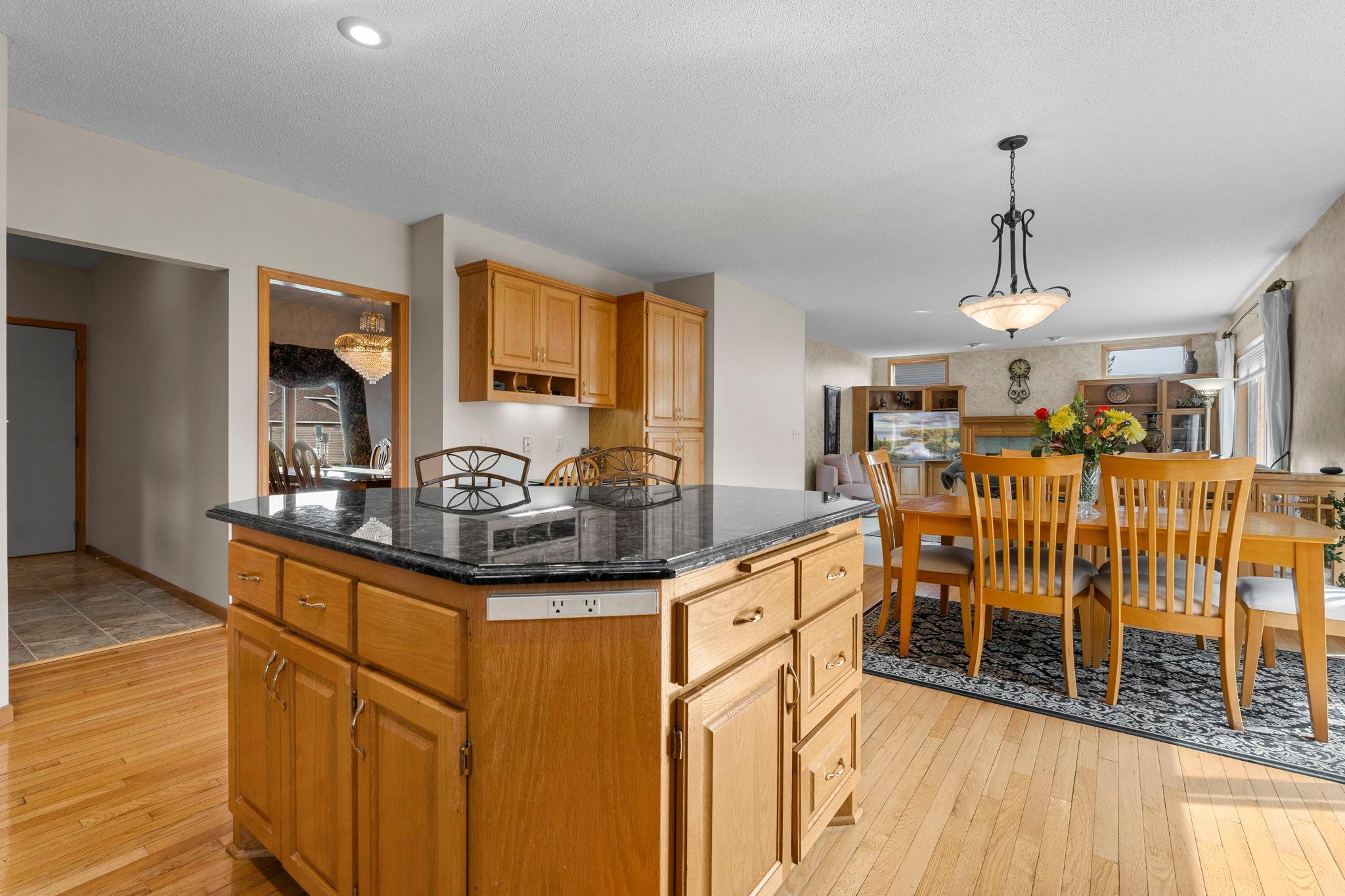 30-web-or-mls-7151 Weston Ln N-183.jpg