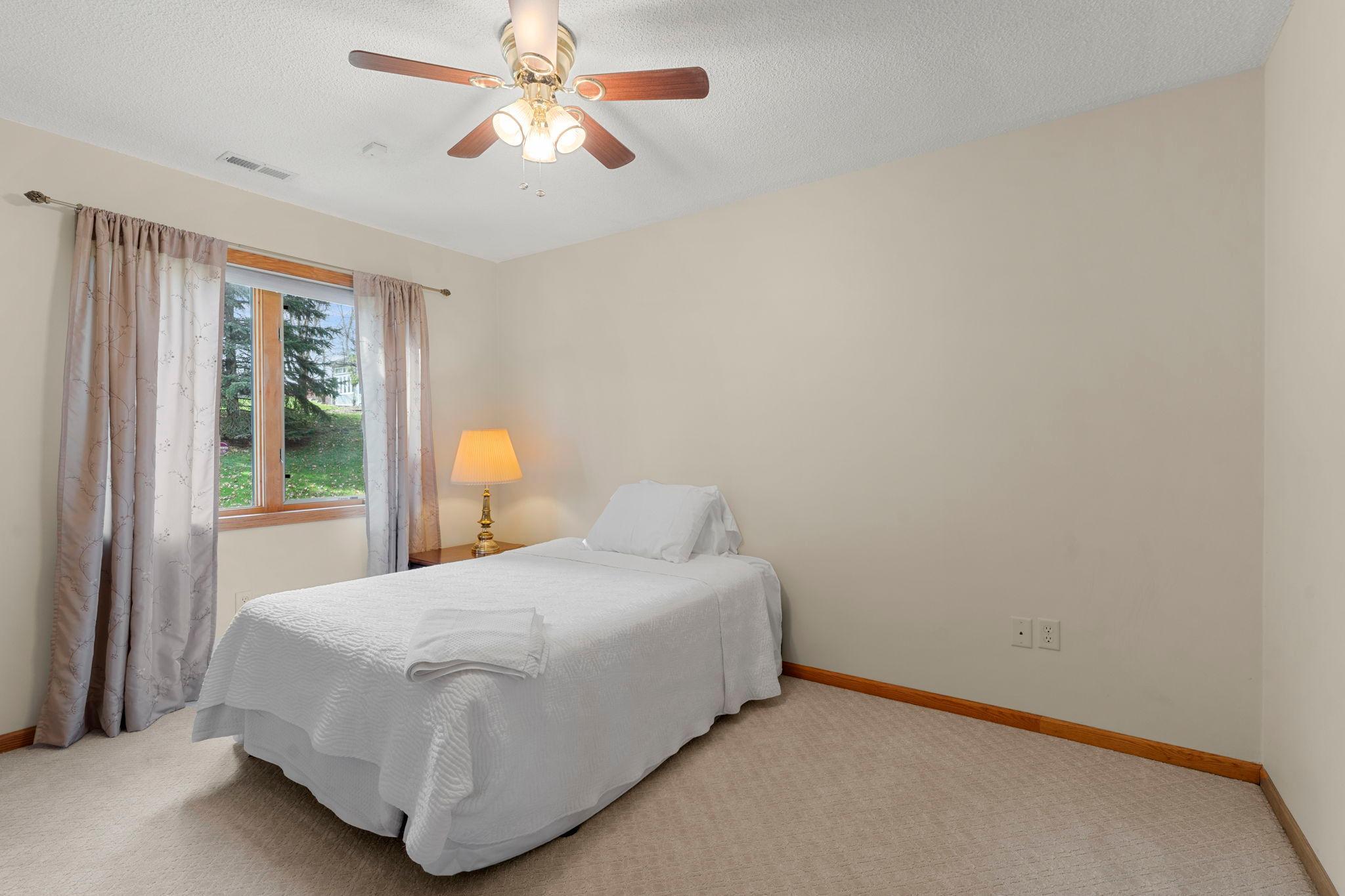 60-web-or-mls-7151 Weston Ln N-281.jpg