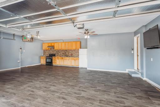 307 E Hayden Lake Rd Champlin-print-065-049-Garage-4200x2800-300dpi.jpg