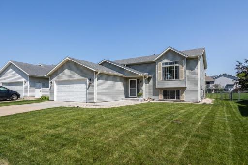 4 bedroom 2 bath home for sale 4521 57th St NW Rochester MN 55901