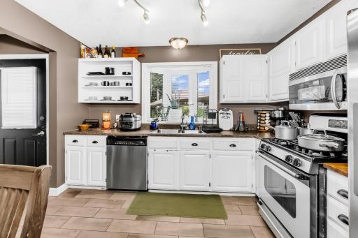 5225 Xenia Avenue N, Minneapolis, MN 55429