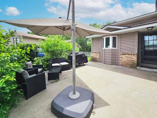 5225 Xenia Avenue N, Minneapolis, MN 55429