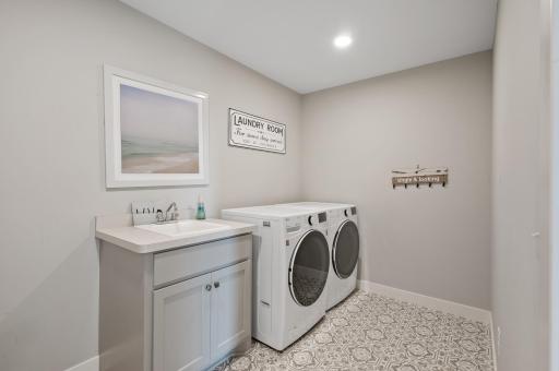 15560 110th Avenue N, Maple Grove, MN 55369