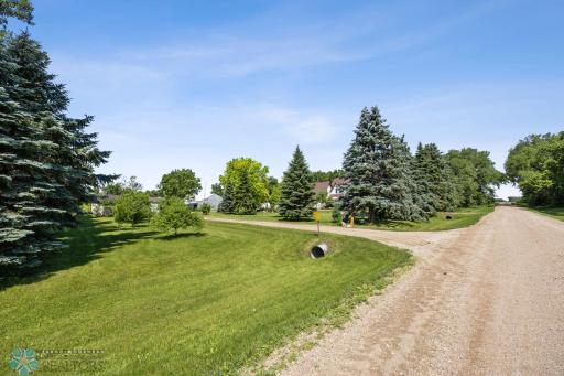 5311 161st Avenue SE, Kindred, ND 58051