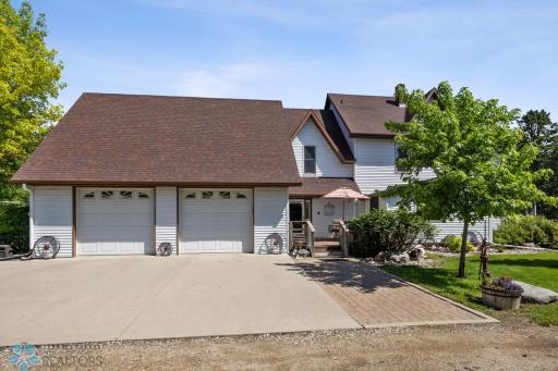 5311 161st Avenue SE, Kindred, ND 58051