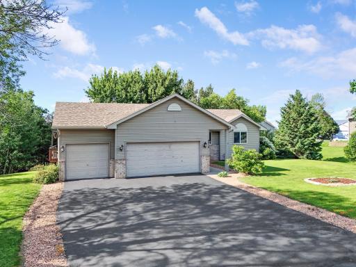 4012 Willowwood Street SE, Prior Lake, MN 55372